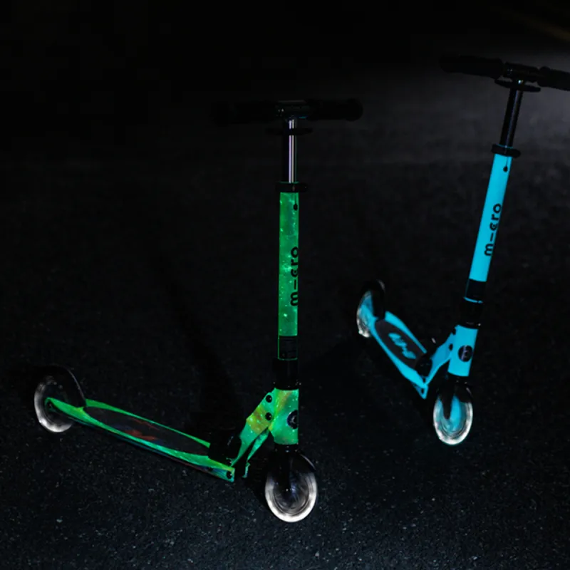 Самокат Micro серии Sprite Glow LED Art Collection – Космос