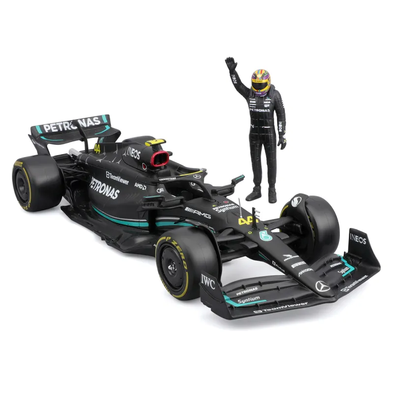 Автомодель з фігуркою - Mercedes-AMG F1 W14 E Performance (1:24)