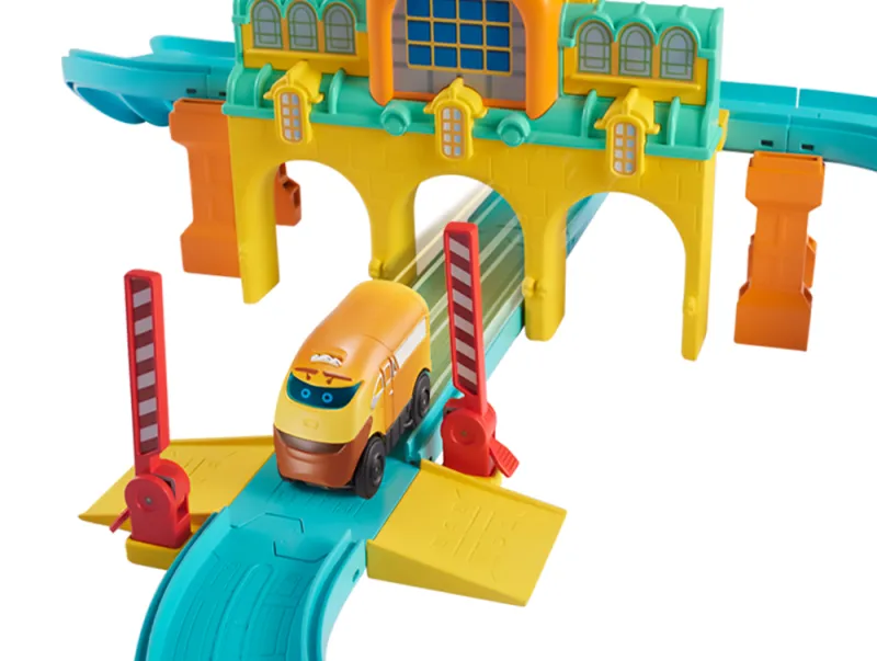 CHUGGINGTON: паровозик Суперчаггер на батарейках